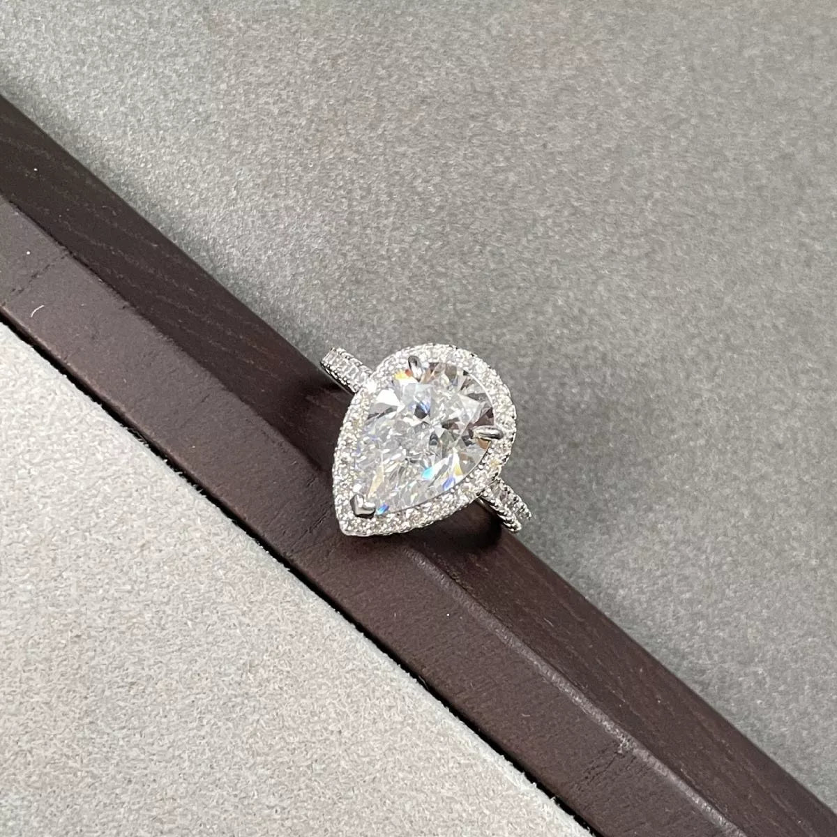 4 Carat 925 Sterling Silver Moissanite Teardrop Ring - URBANPICK FASHION