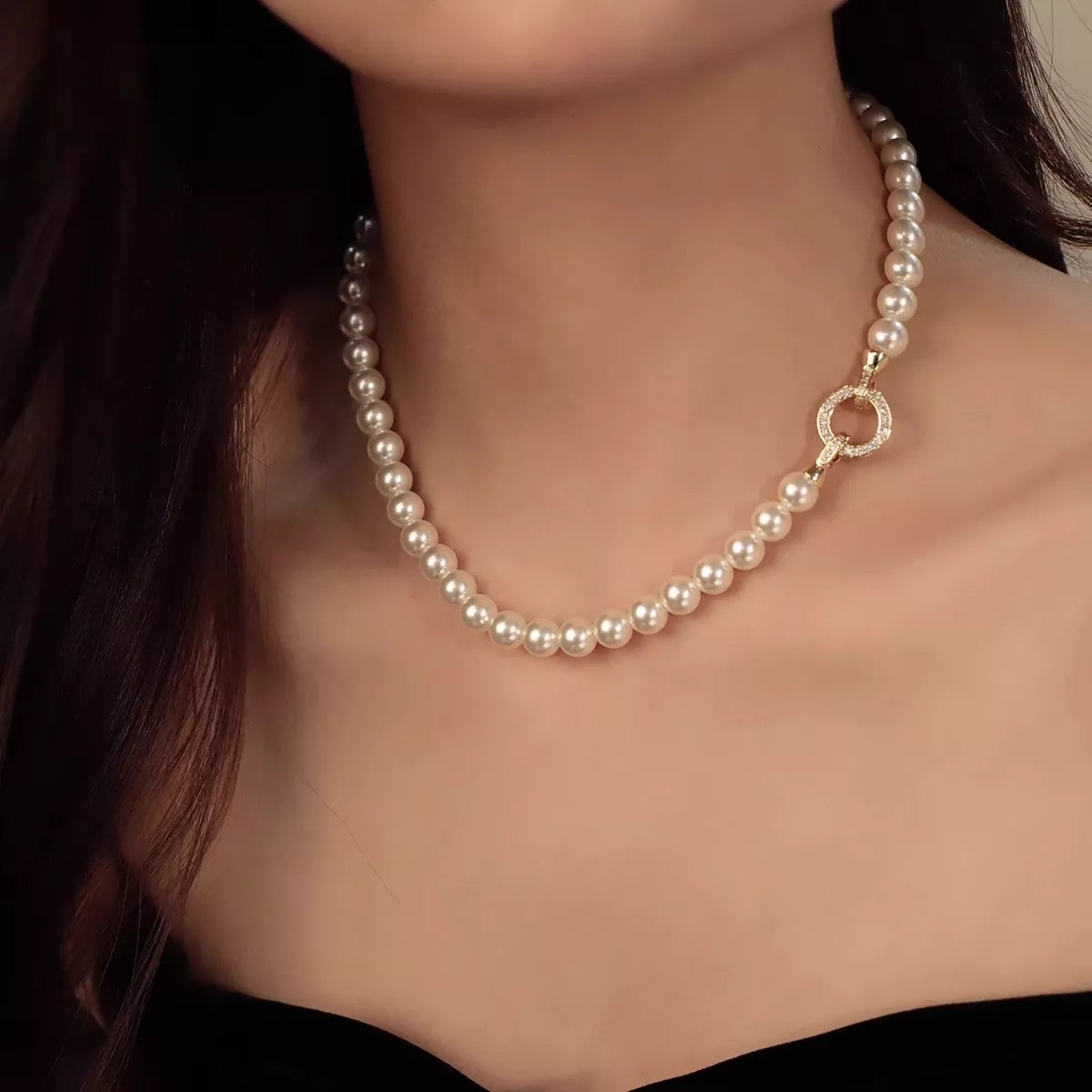 Pearl Necklace with Interlocking Clasp - URBANPICK FASHION