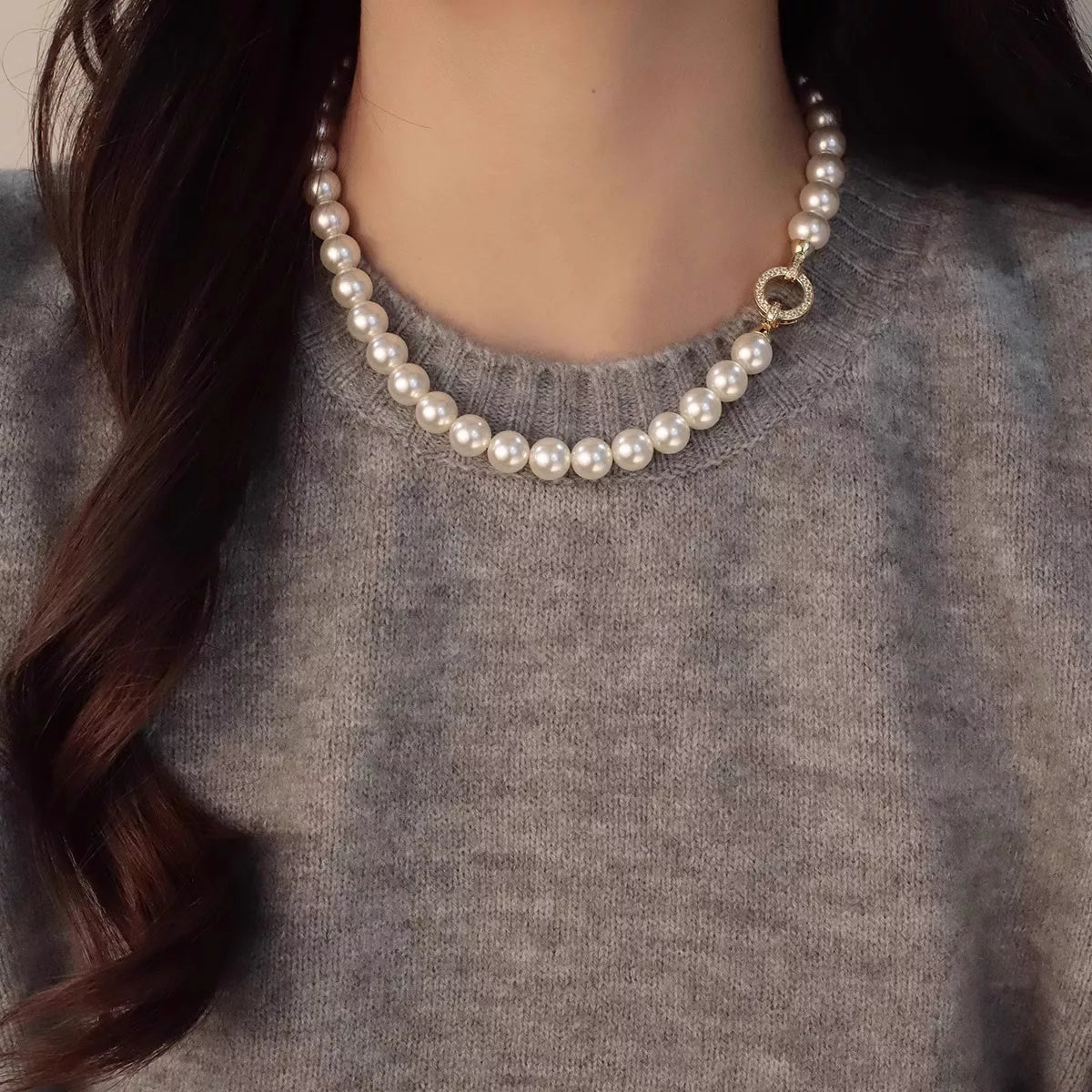 Pearl Necklace with Interlocking Clasp - URBANPICK FASHION