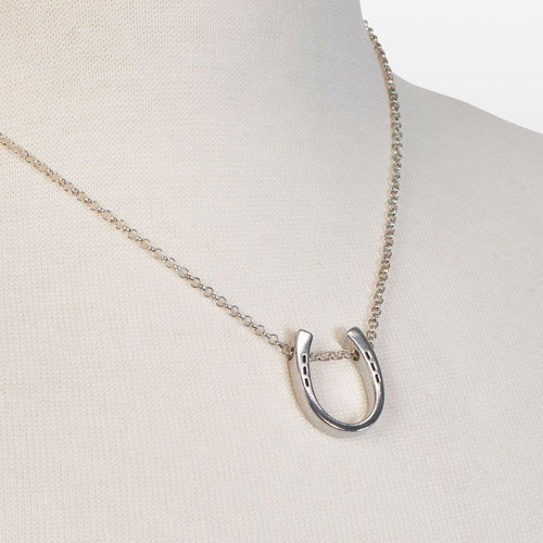 Classique - Equestrian Horseshoe Necklace in Silver - URBANPICK FASHION