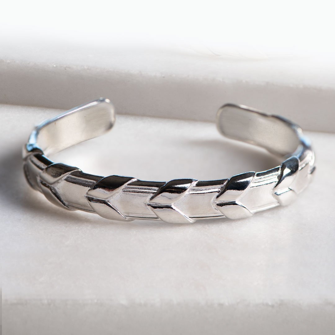 Lexington - Equestrian Laced Rein Wrist Cuff in Gold or Silver - URBANPICK FASHION